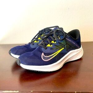Nike Womens Quest 3 CD0232-401 Blue Running Shoes Sneakers Size 7.5 EUC